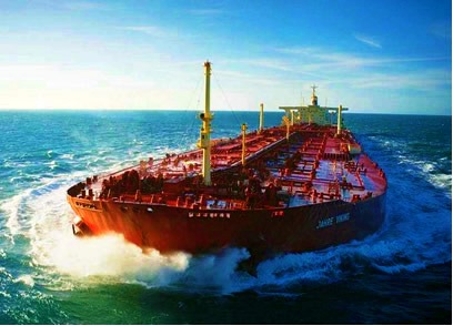 Transporte de petróleo realizado por superpetroleiro